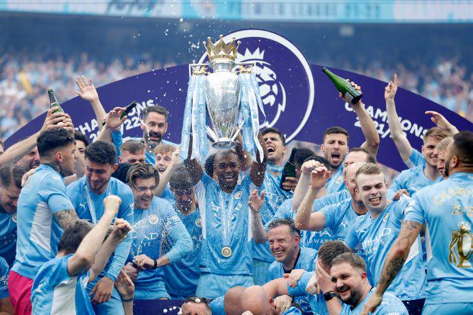 多特客战弗赖堡首发：吉拉西领衔！恩梅查、小贝林厄姆在列（多特做客弗赖堡首发名单：吉拉西领衔，恩梅查与小贝林厄姆同列先发）