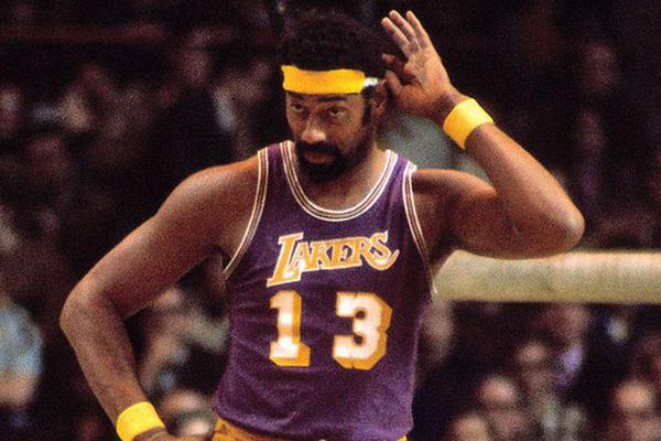 全能输出！威少半场7中3拿到9分9板6助1断（威少半场全能表现：7投3中贡献9分9板6助1断）