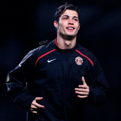 踢球者：凯恩当选2025年年度人物，他是德甲联赛的名片（《踢球者》：凯恩当选2025年度人物，被誉为德甲的门面）