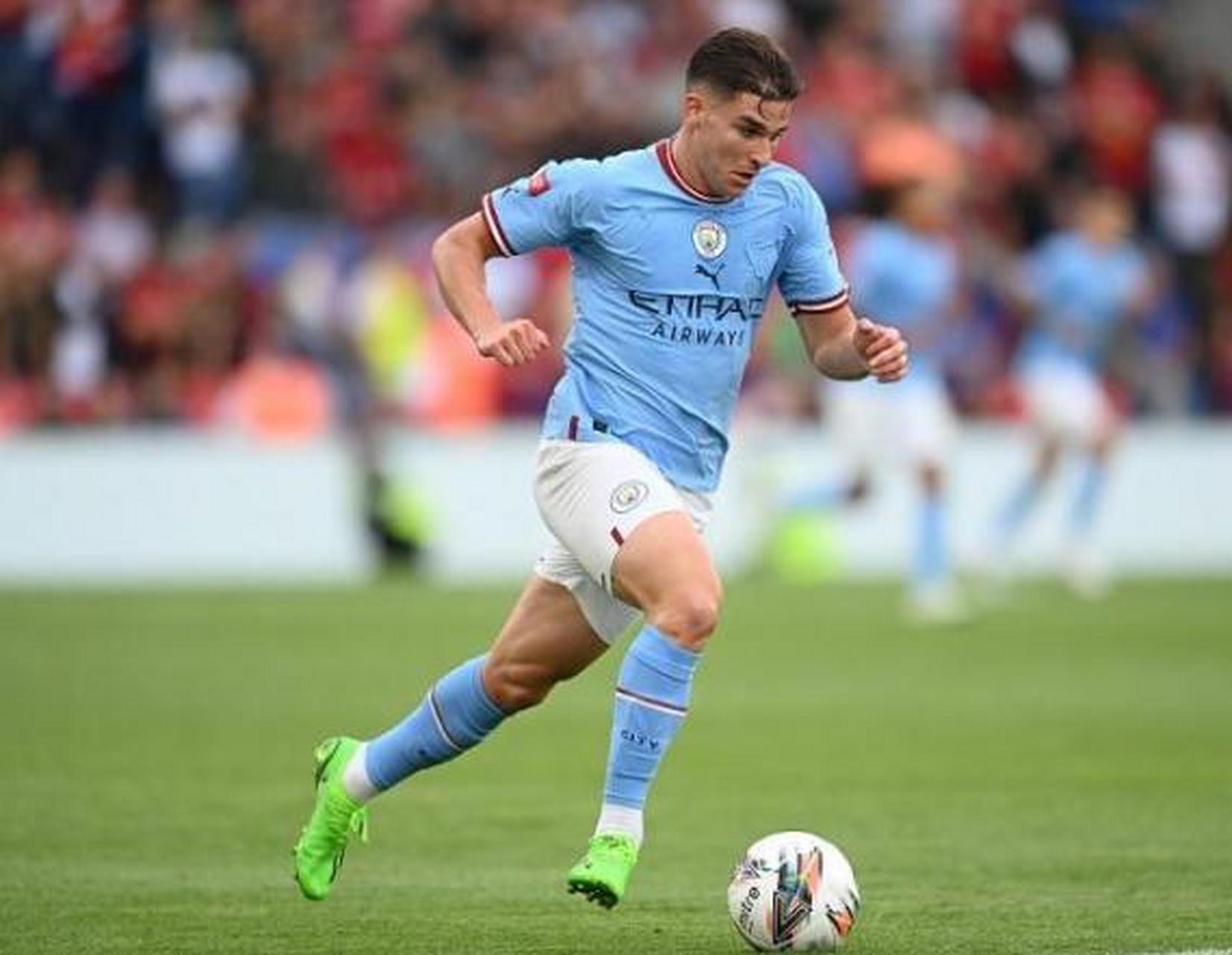 NBA每日最佳：爱德华兹空砍40+9，奎因33+三双生涯之夜（NBA今日最佳：爱德华兹轰40+9仍无奈吞败，奎因33分三双上演生涯之夜）