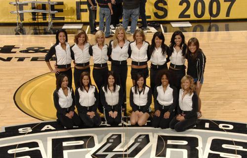 辽宁男篮90-79合肥狂风，威尔斯21+9布朗21分，国内球迷表现低迷（辽宁男篮90-79力克合肥狂风：威尔斯21+9、布朗21分，国内球迷反应低迷）