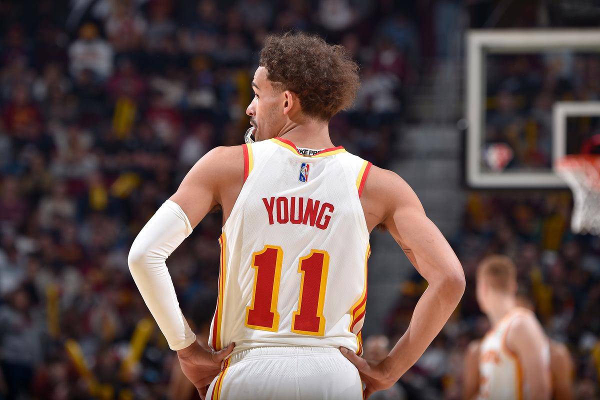 劳塔罗对阵尼科·帕兹：国际米兰与科莫，圣西罗上演争夺欧洲之路的巅峰对决（圣西罗之夜：劳塔罗PK尼科·帕兹，国际米兰与科莫上演冲欧焦点战）