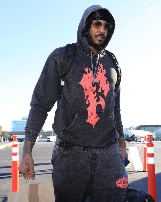 乌多卡确认芬尼史密斯今晚赛季首秀，替补登场限时15分钟（乌多卡称芬尼史密斯今晚赛季首秀，替补出战限时15分钟）