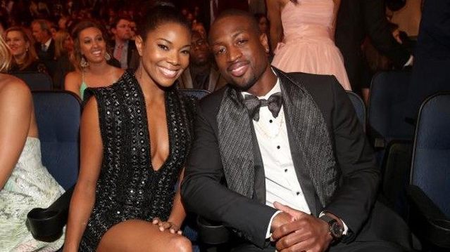 怀特半场表现惊艳，为球队注入活力（怀特上半场闪耀，点燃球队斗志）