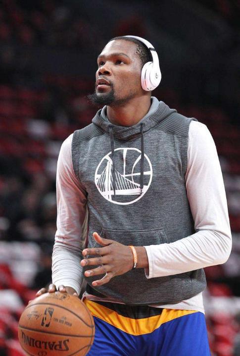 决定费尔明回归的关键日：巴萨中场迎来生死时刻（费尔明回归定夺之日：巴萨中场迎来生死关头）