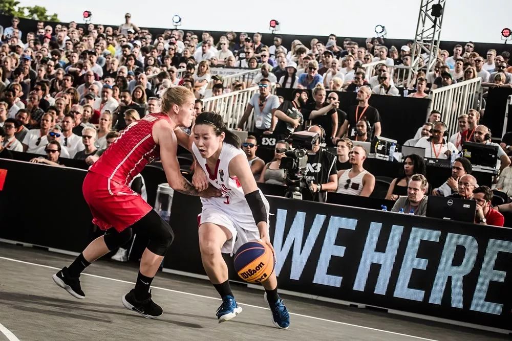 德天空：皇马输球后阿隆索不会遭解雇，将继续指挥周末联赛（德天空：尽管皇马失利，阿隆索不会下课，仍将执教本周末联赛）