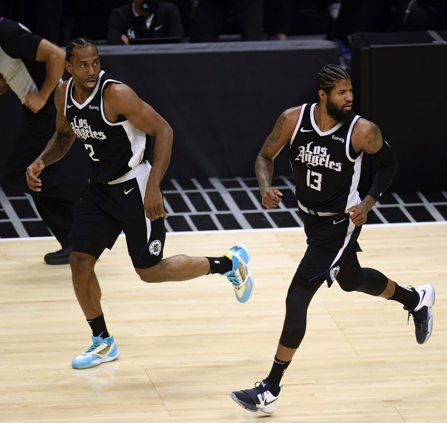 上海申花第五次屈居中超亚军（上海申花队史第五次获得中超亚军）