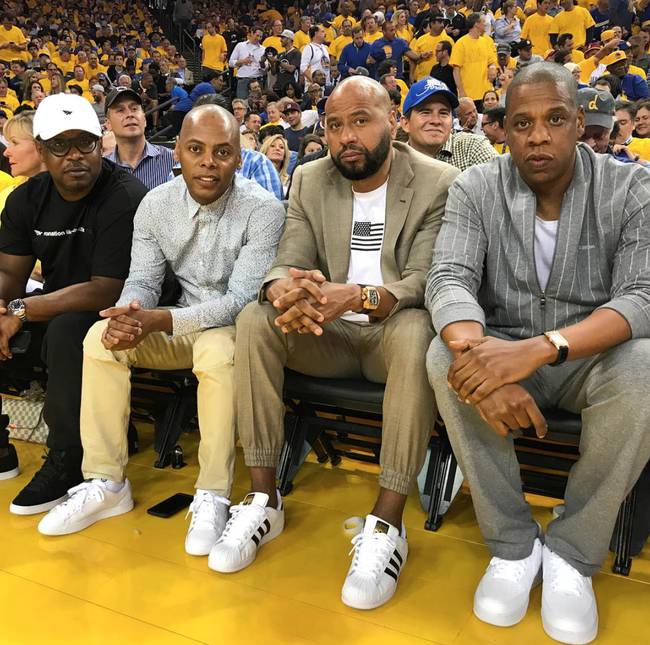 范戴克：赢球的感觉真好；我没有资格评判萨拉赫是否该道歉（范戴克：赢球真痛快；萨拉赫该不该道歉我无权置评）